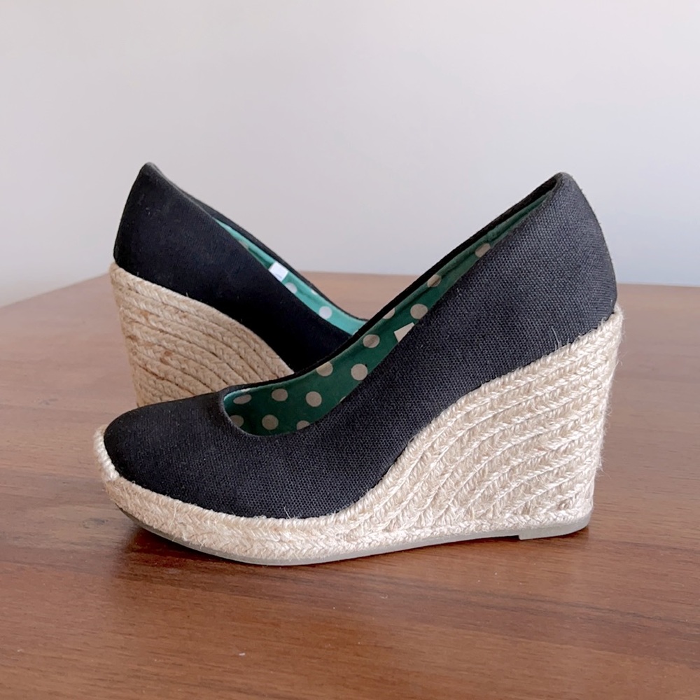 Classic black canvas espadrilles wedges, excellent condition  sz 6